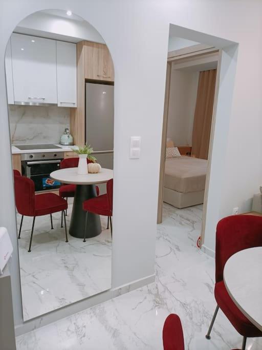 شقة Luxe Boutique With Balcony سالونيك المظهر الخارجي الصورة